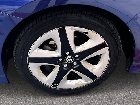 Used 2018 Toyota Prius Four Touring image 32