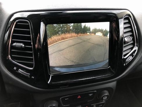 Used 2020 Jeep Compass Limited image 4