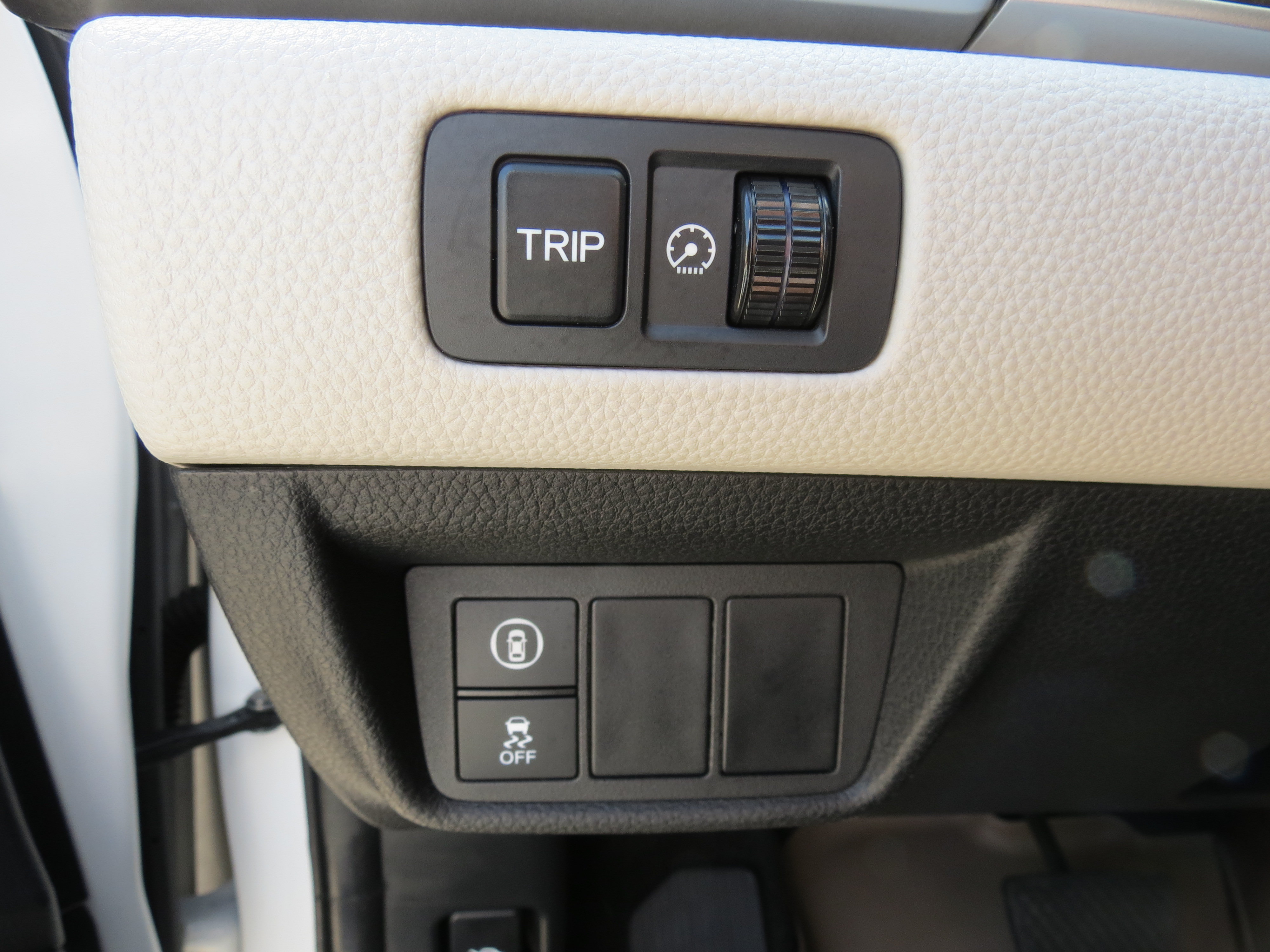 Used 2018 Honda Accord EX image 18