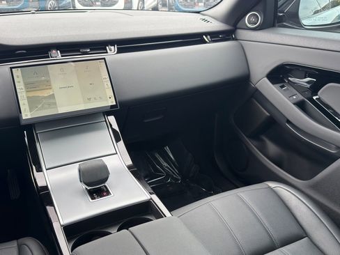 Used 2024 Land Rover Range Rover Evoque S AWD/4WD image 25