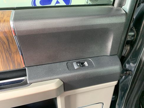 Used 2018 Ford F150 Lariat image 31