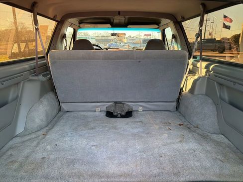 Used 1996 Ford Bronco XLT image 9