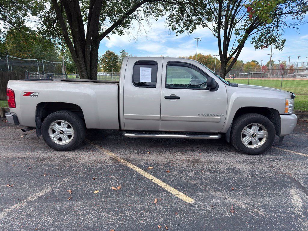 Used 2008 Chevrolet Silverado 1500 LT w/ Power Pack Plus AWD/4WD image 5