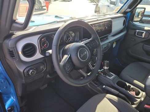 Used 2026 Jeep Wrangler Sport S image 17