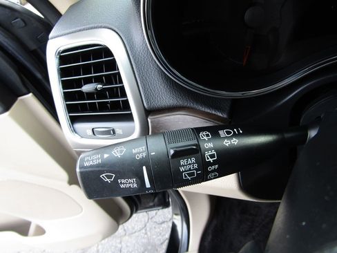 Used 2018 Jeep Grand Cherokee Laredo image 10