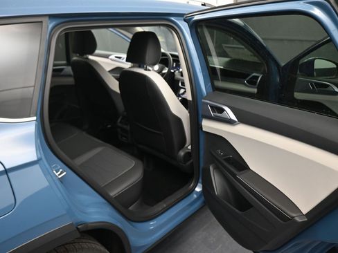 New 2026 Volkswagen Taos SE image 38