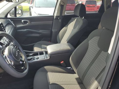 Certified 2023 Kia Sorento LX AWD/4WD image 7