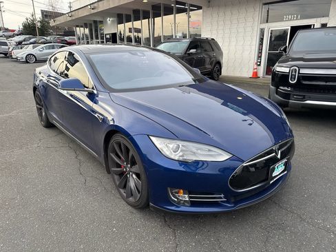 Used 2015 Tesla Model S P90D image 5