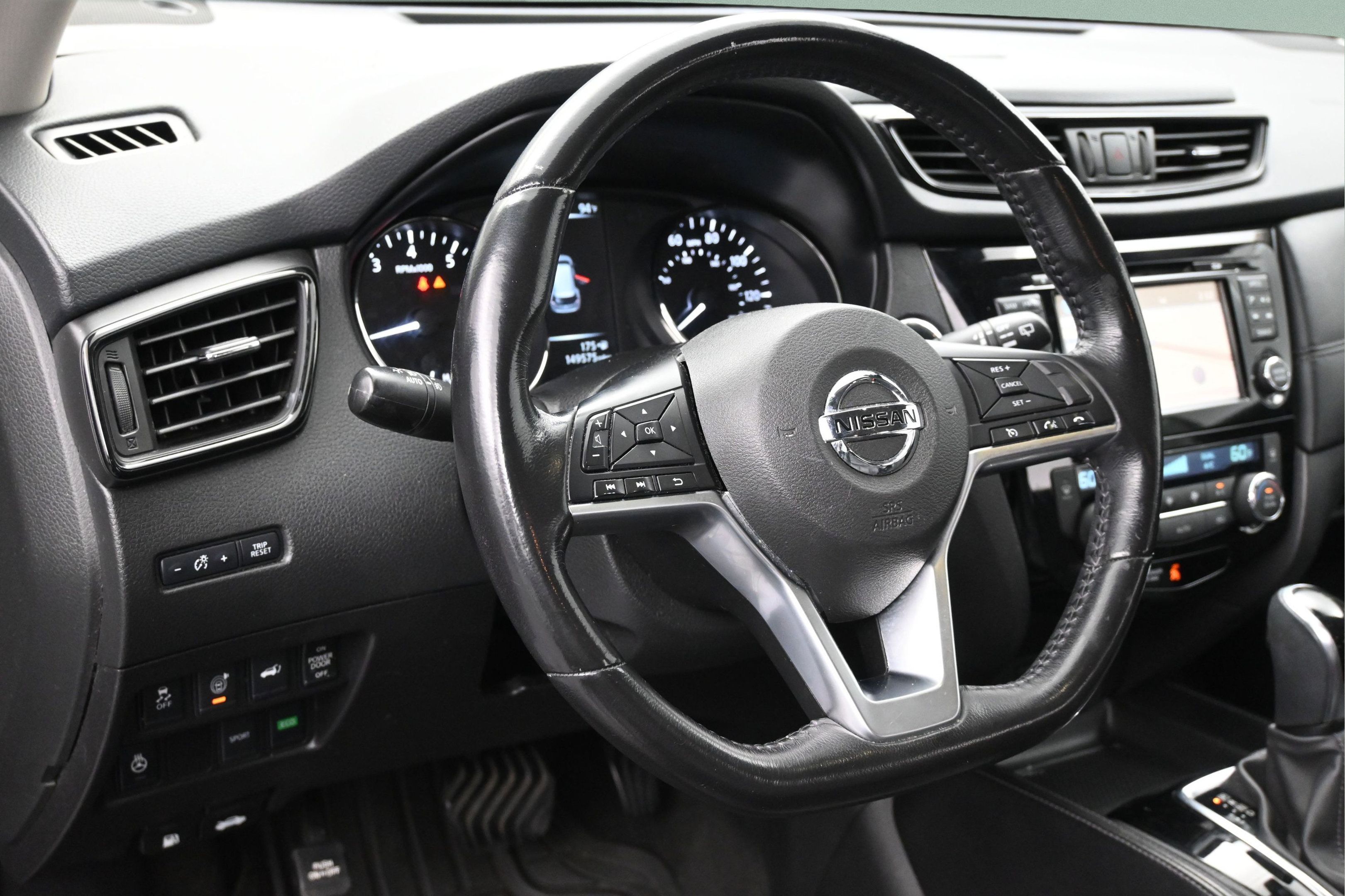 Used 2017 Nissan Rogue SL FWD image 13