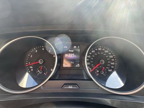 Used 2018 Volkswagen Tiguan SE w/ Panoramic Sunroof Package AWD/4WD image 15
