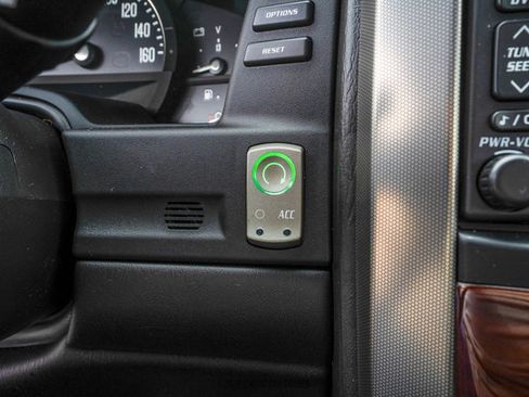 Used 2006 Cadillac XLR image 35