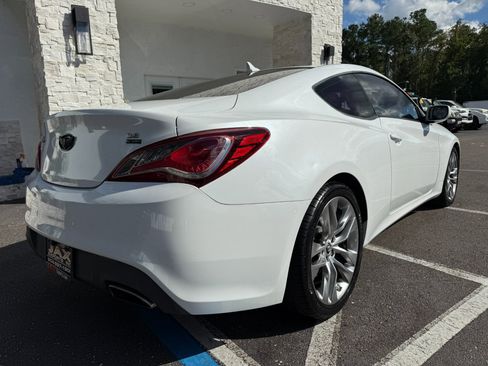 Used 2013 Hyundai Genesis 3.8 image 17