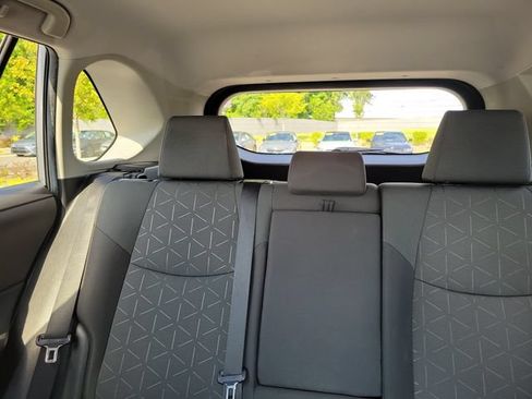 Used 2021 Toyota RAV4 XLE FWD image 11