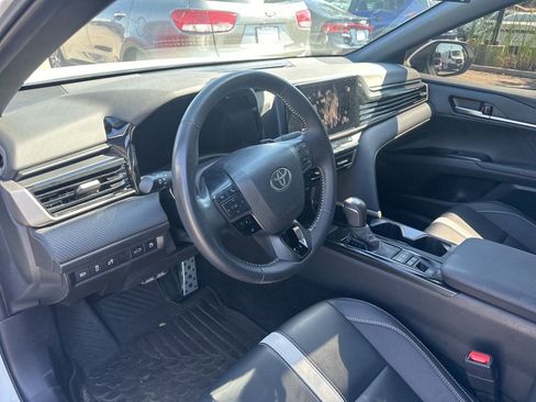 Used 2025 Toyota Camry SE FWD image 9