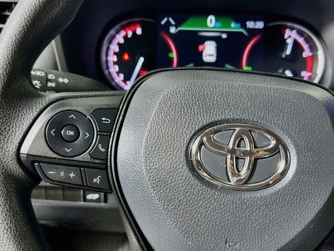 Used 2024 Toyota RAV4 XLE FWD image 18