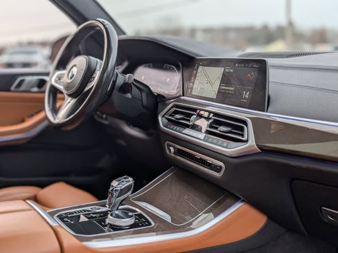 Used 2022 BMW X5 xDrive40i w/ M Sport Package image 60