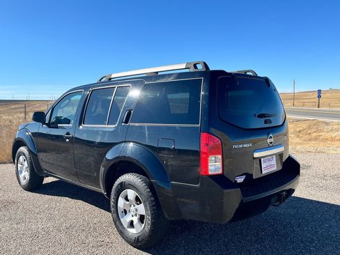 Used 2012 Nissan Pathfinder S image 3