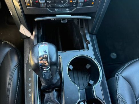 Used 2019 Ford Explorer XLT w/ Equipment Group 202A AWD/4WD image 7