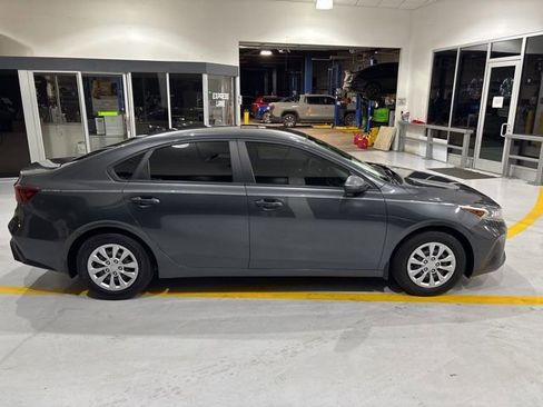 Used 2024 Kia Forte LX image 7