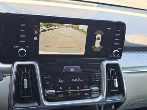 Certified 2023 Kia Sorento EX AWD/4WD image 17