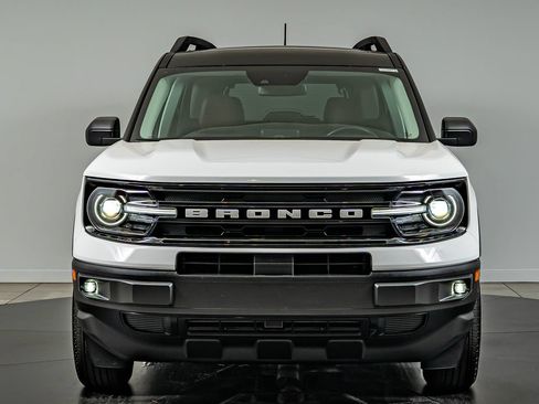 Used 2023 Ford Bronco Sport Outer Banks w/ Tech Package AWD/4WD image 2