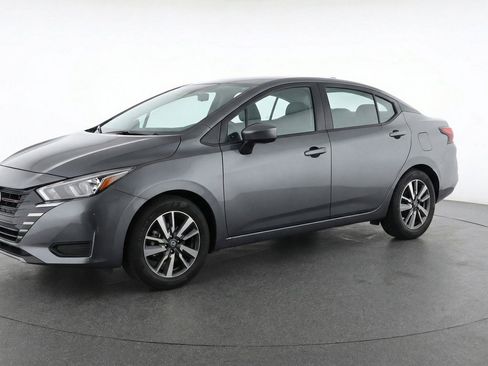 Used 2025 Nissan Versa SV FWD image 3