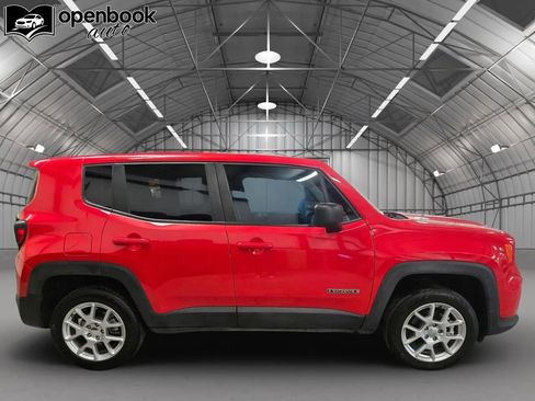 Used 2023 Jeep Renegade Latitude AWD/4WD image 4