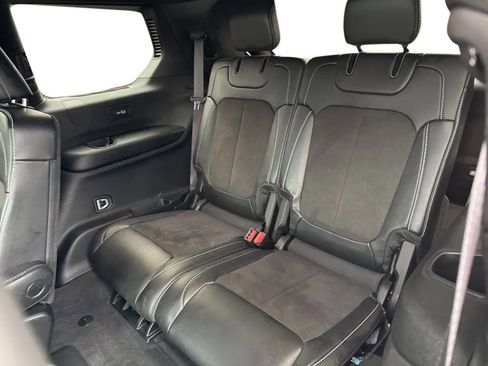 Used 2022 Jeep Grand Cherokee L Laredo image 30