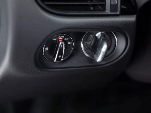 Certified 2026 Porsche Macan AWD/4WD image 28