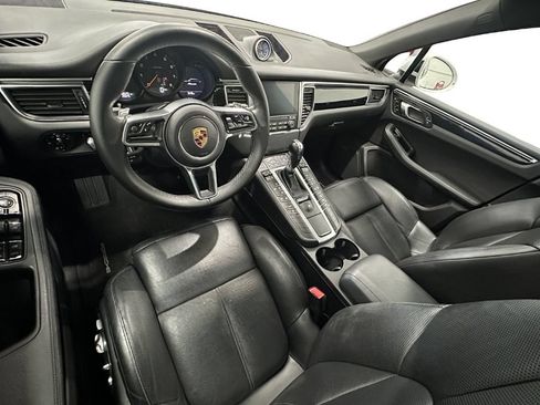 Used 2018 Porsche Macan AWD/4WD image 19