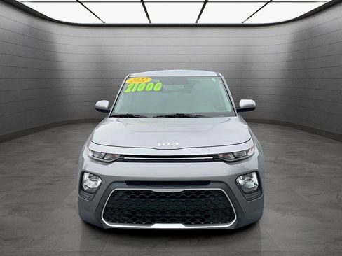 Used 2022 Kia Soul LX image 9