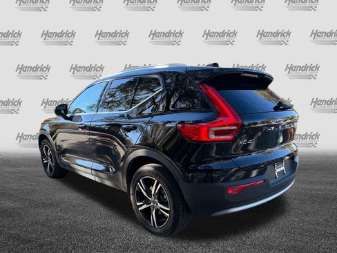 Certified 2025 Volvo XC40 B5 Core image 48