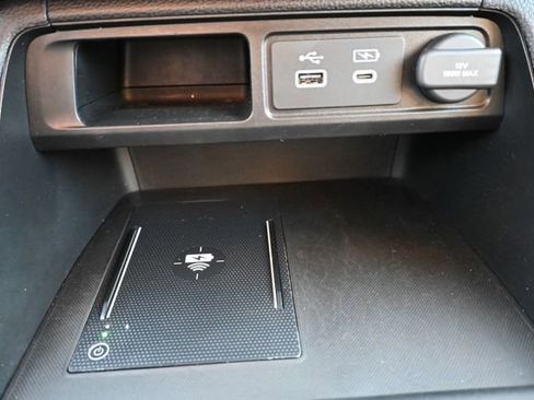 Used 2025 Honda Pilot Touring image 32