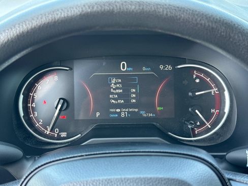 Used 2025 Toyota RAV4 XLE FWD image 33
