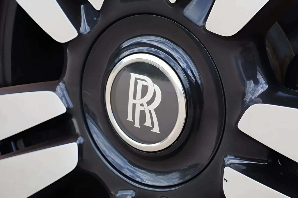 Certified 2026 Rolls-Royce Cullinan w/ Cullinan Package AWD/4WD image 16