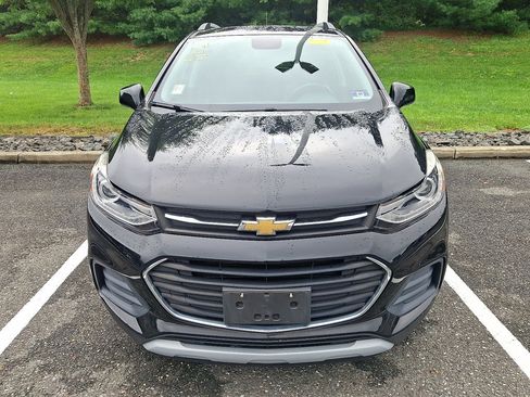 Certified 2020 Chevrolet Trax LT w/ LT Convenience Package FWD image 2