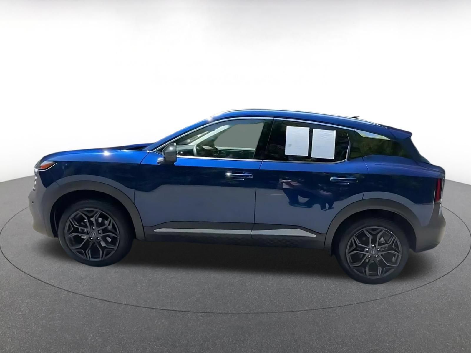 Used 2026 Nissan Kicks SR FWD image 8