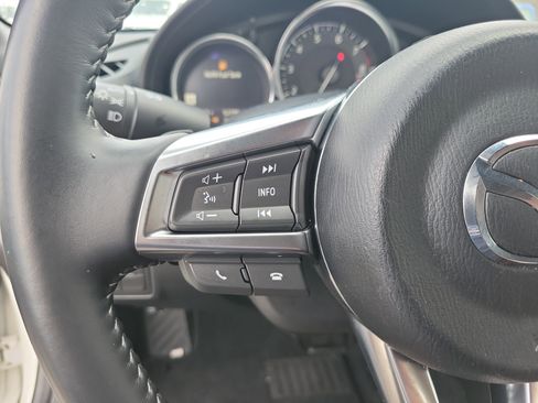 Used 2022 MAZDA MX-5 Miata RF Grand Touring image 5