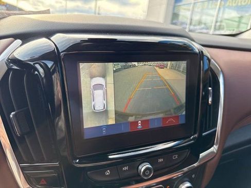 Used 2018 Chevrolet Traverse High Country AWD/4WD image 18
