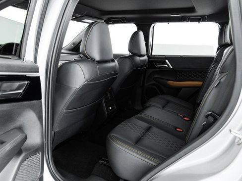 Used 2022 Mitsubishi Outlander SEL image 41