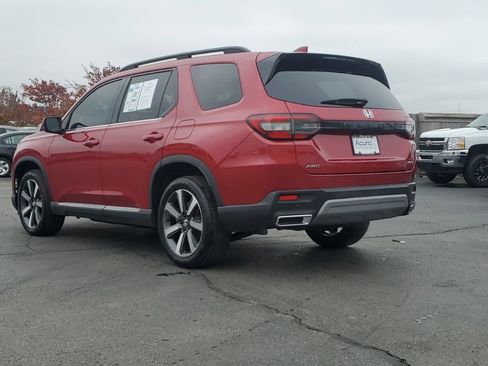 Used 2023 Honda Pilot Touring image 5