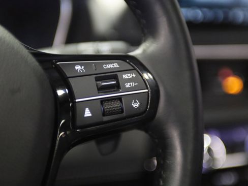 Used 2025 Honda Pilot Elite image 25