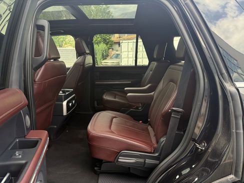 Used 2024 Ford Expedition Limited AWD/4WD image 36