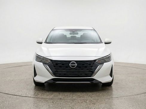 Used 2025 Nissan Sentra SV image 2