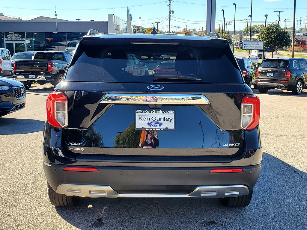 Certified 2023 Ford Explorer XLT w/ Equipment Group 202A AWD/4WD image 6