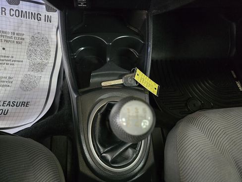 Used 2010 Honda Fit image 18