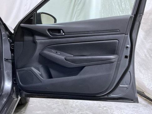 Certified 2025 Nissan Altima 2.5 S FWD image 17