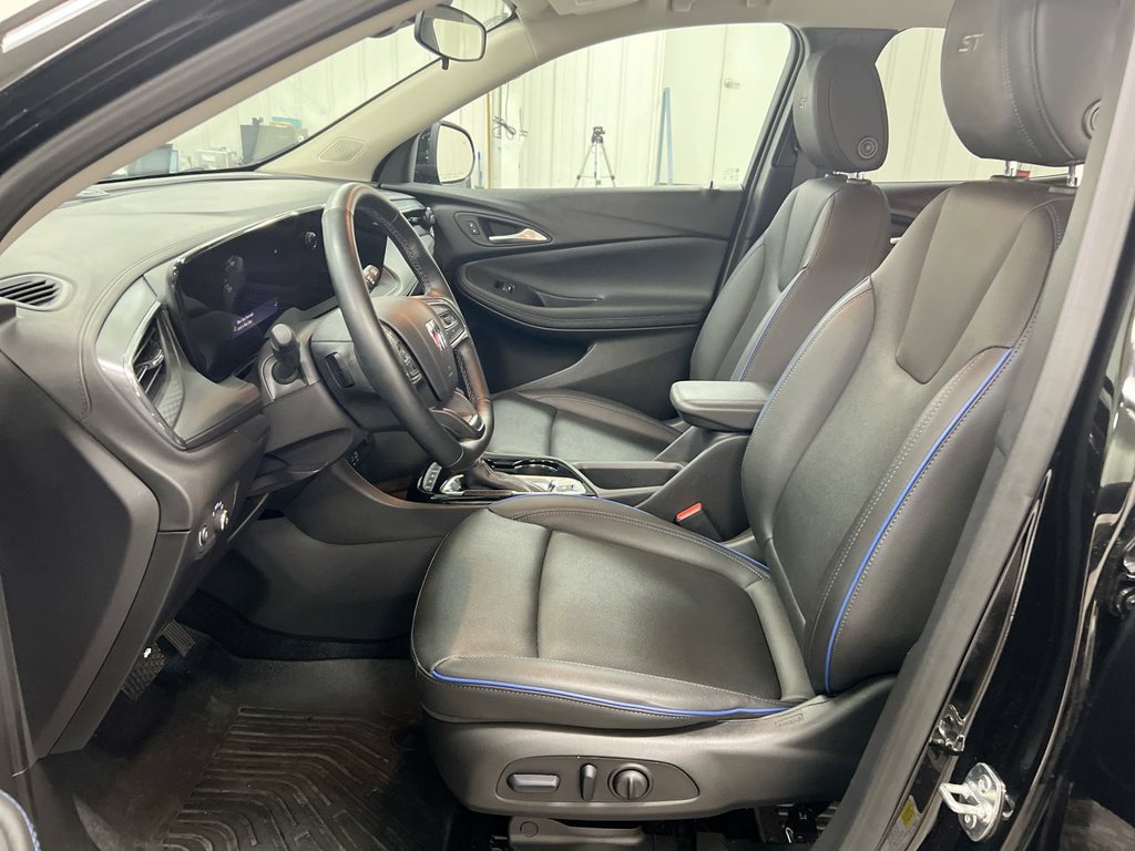 Used 2026 Buick Encore GX Sport Touring w/ Comfort Package AWD/4WD image 19