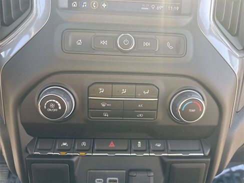 Used 2025 Chevrolet Silverado 1500 W/T image 25