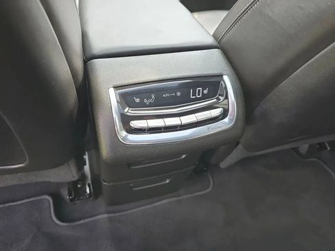 Used 2023 Cadillac XT6 Premium Luxury w/ Platinum Package AWD/4WD image 23